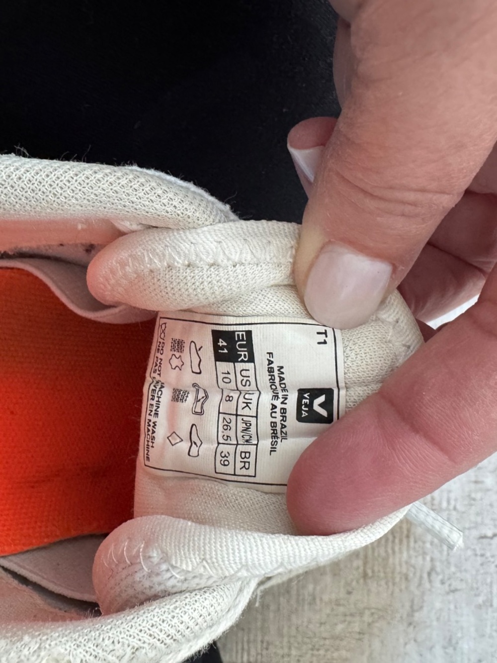 Cream Veja Sneaker - Picture 6 of 7